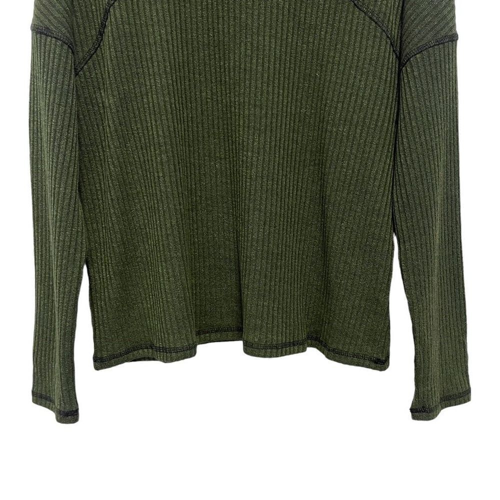 Green Turtle Neck Top - Picture 3 of 6